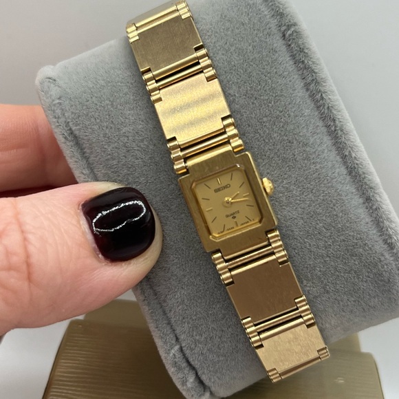 Vintage Seiko Ladies Watch Gold. Stainless steel bracelet. Japan movement. - Picture 7 of 11